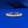 Anello minimalista in argento sterling S925 spazzolato con zircone su fondo blu - US 5 / Argento Versione Stretta (R1101)