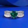925 silver heart-shaped emerald ring with wing-shaped baguette diamond setting - US 5 / Green Zirconia