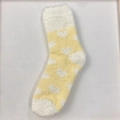 Calze spesse in pile corallo per donna con motivo a cuori gialli e bianchi - Taglia unica / Giallo