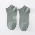 Mens low cut cotton boat socks in bean green color with ribbed cuffs and stylish text - One Size / Green