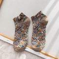 Vintage floral cotton blend ankle socks with ruffle trim in brown and blue floral pattern - Khaki