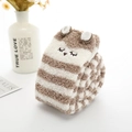 Chaussettes hautes en polaire corail à rayures marron et blanc avec oreilles d'animaux - Style Panda à Rayures Café Clair et Blanc (1)