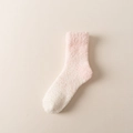 Plüschige Korallenvlies-Socken mit rosa-weißem Farbverlauf für warme Wintertage - Einheitsgröße / Rosa Manschette Weiße Zehe