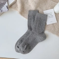 Calcetines gruesos de lana gris con trenzado clásico para calidez y confort invernal - Talla única / Gris