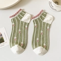 Women's bean green striped low-cut socks with pink heart pattern and ruffled trim - One Size / Striped (23055)