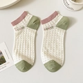 Breathable mesh ankle socks for women with pink LOVE pattern and color-block heel - One Size / LOU (23055)