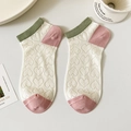 Beige bamboo fiber ankle socks with pink heart pattern and green ribbed cuff for women - One Size / Heart (23055)