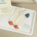 Bamboo fiber low-cut socks in cream with contrasting orange toes and blue heels - One Size / Blue Heel Red Toe (23055)