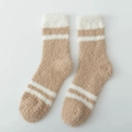 Pluche koraalvlies thermosokken in kameel met witte strepen voor warme wintervoeten - Eén Maat / Khaki & Beige