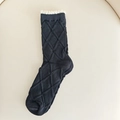 Chaussettes noires mi-mollet avec bordure blanche et motif en tricot losange - Taille unique / Losange Noir
