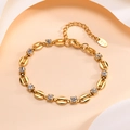 Detailed close-up of 18K gold coffee bean link bracelet with zircons and K18 hallmark tag - Coffee Bean Style (03)