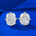 Orecchini a perno in argento S925 con diamanti taglio cushion su sfondo blu scuro - Argento 925 / Argento/Zircone Bianco