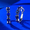 Orecchini a cerchio di lusso in argento S925 con zirconi blu scuro incastonati - Argento 925 / Zircone Blu (E498)