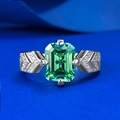 Elegante 925 zilveren ring met smaragdgeslepen groene edelsteen en V-vormige pavé details - US 5 / Toermalijn Groen