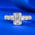 Anello classico in argento S925 con pietra taglio smeraldo e fascia eternity di diamanti - US 5 / Stile Zircone Bianco Taglio Smeraldo (R945)
