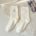 Calze da notte in pile corallo bianco crema con ricamo di uccellino blu carino - Forma di Oca / Bianco Sporco