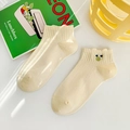 Off-white combed cotton low cut socks with green cartoon frog embroidery design - One Size / Milky Yellow