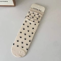 Chaussettes crème minimalistes à pois noirs avec emballage en carton d'origine - Taille unique / Blanc Crème Pois