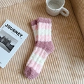 Roze, wit en paars gestreepte pluizige koraalvlies sokken voor dames in de winter - Eén maat / Mix roze