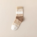 Chaussettes en polaire corail rayées beige et kaki avec une texture pelucheuse - 36-44 (Couples) / Kaki