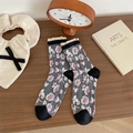 Chaussettes grises vintage à motif floral et bordure en dentelle pour femmes - Taille unique / Gris Foncé (5)