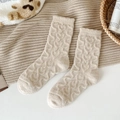 Calze calde in maglia bianco crema con motivo jacquard a cuore per l'inverno - Beige