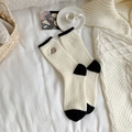 Chaussettes d'hiver épaisses blanc crème avec broderie mignonne de petit chien brun - Taille unique / Beige Bordure Noire Chiot