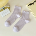 Chaussettes côtelées violet clair avec bordures à volants élégantes pour femmes - Taille unique / Violet
