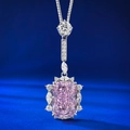 Collar de plata S925 con colgante de piedra rosa corte radiant sobre raso azul de lujo - Rosa (Diamante Rosa N291)