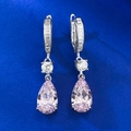 S925 sterling zilveren oorringen met roze peervormige stenen en zirkonia details - 925 zilver / Roze Strass
