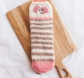 Détail de chaussettes en polaire corail à rayures brunes et jolies oreilles de chien 3D - Taille unique / Chien Rayé Kaki