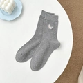 Graue Baumwollsocken mit süßer weißer Hundestickerei und klassischem Rippenmuster - Einheitsgröße / Dunkelgrau