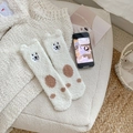 Calze spesse in pile corallo bianco con simpatica faccia di orso e pois marroni - Taglia unica / Bianco