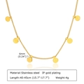 Dettaglio della collana in acciaio inossidabile dorato con pendenti a disco da 6mm e placcatura IP - Collana a Disco Geometrico (NC-1188G)