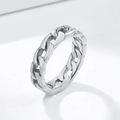 Détail de la bague chaîne gourmette polie avec une finition argentée éclatante et lisse - Taille US 6 / Acier