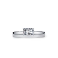 Anello in argento S925 con zircone taglio smeraldo in una classica montatura a griffe - US 5 / Stile Taglio Rettangolare (JZ2161)