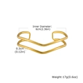 Detailansicht eines goldenen zweilagigen V-Armreifs mit Maßen 6cm Durchmesser und 17g Gewicht - Doppelreihiger Geometrischer Stil (B-752G)