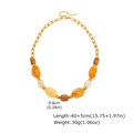 Collana con perle in resina con dettagli di dimensioni e chiusura a moschettone - Collana (NC-2488G)
