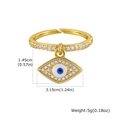 Macro-detail van gouden evil eye ring met 1,45 cm hangerformaat en gewichtsparameters - Goud (RT-393G)