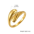 Dettaglio anello aperto in oro con spirale strutturata ed estremità a goccia liscia - US 7 / Stile Goccia Aperta a Spirale / RC-979G