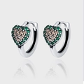Dettaglio di orecchini a cuore in argento S925 con zirconi verdi e champagne - Stile Cuore Strass Verde (KDP772)