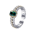 Anillo retro de plata de ley 925 con gema verde y borde de encaje dorado - Estilo Verde (KDP2296)