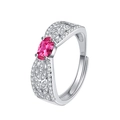 S925 sterling zilveren ring met granaatrode edelsteen en diamanten bladontwerp, 45 graden zicht - Rood Bladpatroon (KDP2398)