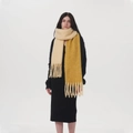 Écharpe épaisse bicolore en mohair beige et jaune moutarde avec franges d'hiver - Jaune Lait