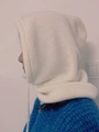 Naturweiße Strick-Balaclava mit Kordelzug für winterliche Wärme und modisches Design - Schneeweiß