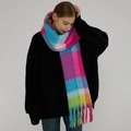 Dikke lange geruite damessjaal met franjes in roze en blauwe kasjmierachtige stof - Regular Fit / Regenboog Geruit