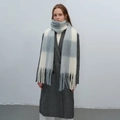 Écharpe d'hiver épaisse à carreaux bleu et blanc avec de longues franges pour femme - Bleu Blanc