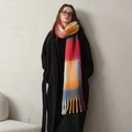 Dikke kleurrijke geruite sjaal met kwastjes in roze en oranje voor winterse warmte - Regular Fit / Blauw-rood ruitje