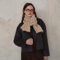 Bufanda clásica de punto beige con patrón de diamantes para un estilo de invierno - Caqui