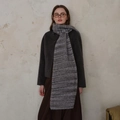 Bufanda de punto gris retro para mujer con fibras cálidas de textura vintage - Gris